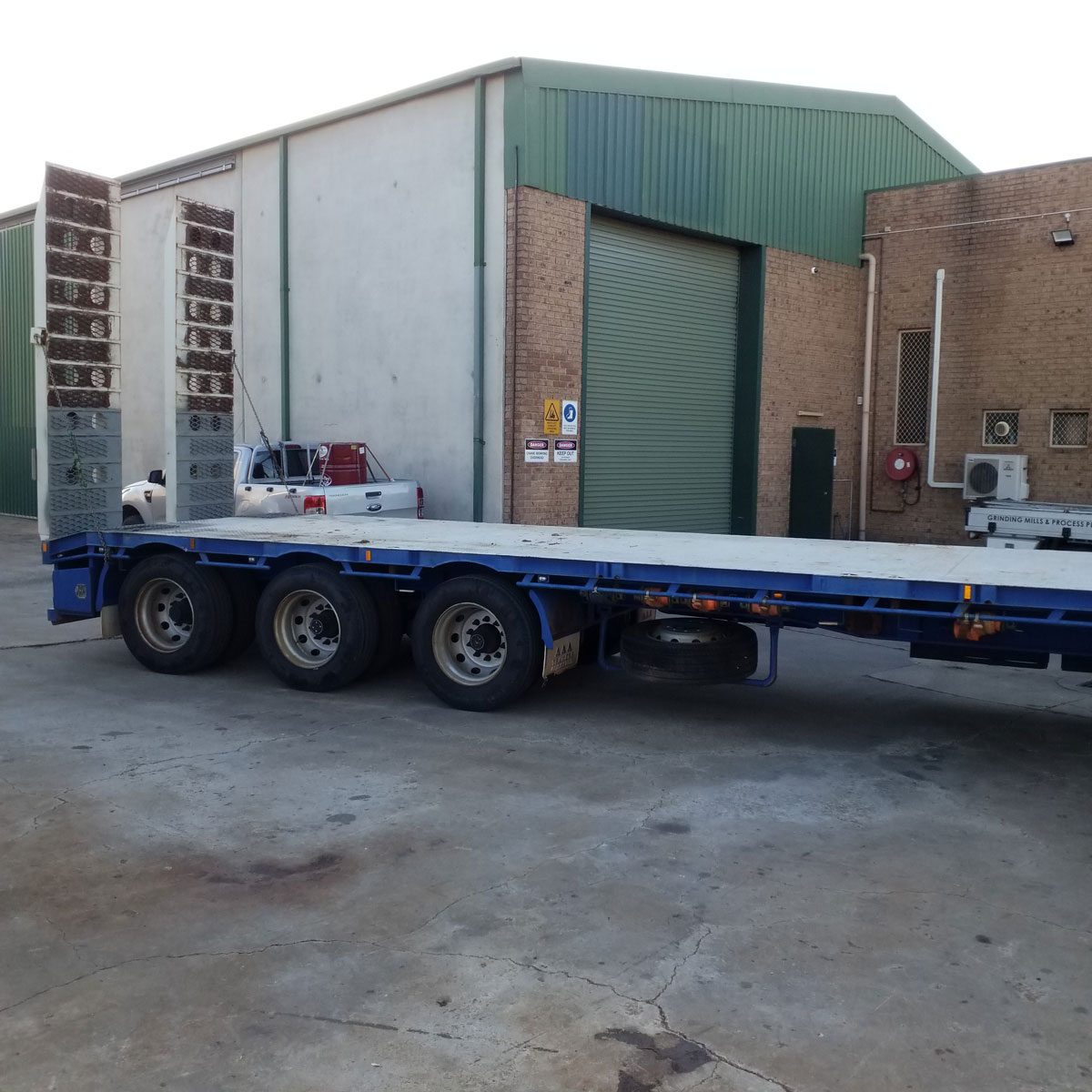 Drop Deck Ramp Trailer – TIAM16